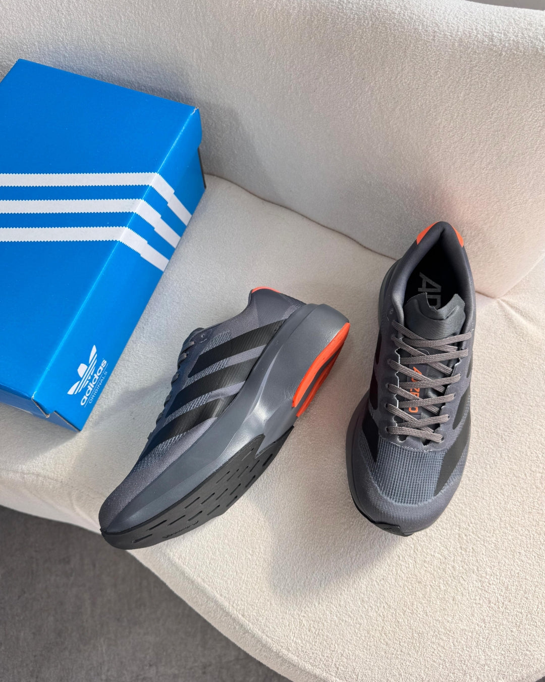 Tênis Masculino Adizero Evo SL Chumbo e Laranja